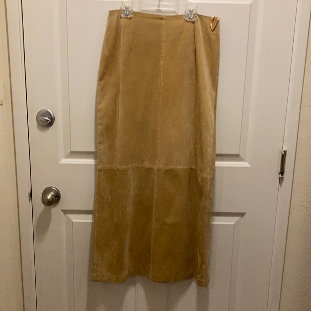 A.M.I. Camel colored leather maxi straight skirt. Size 8.